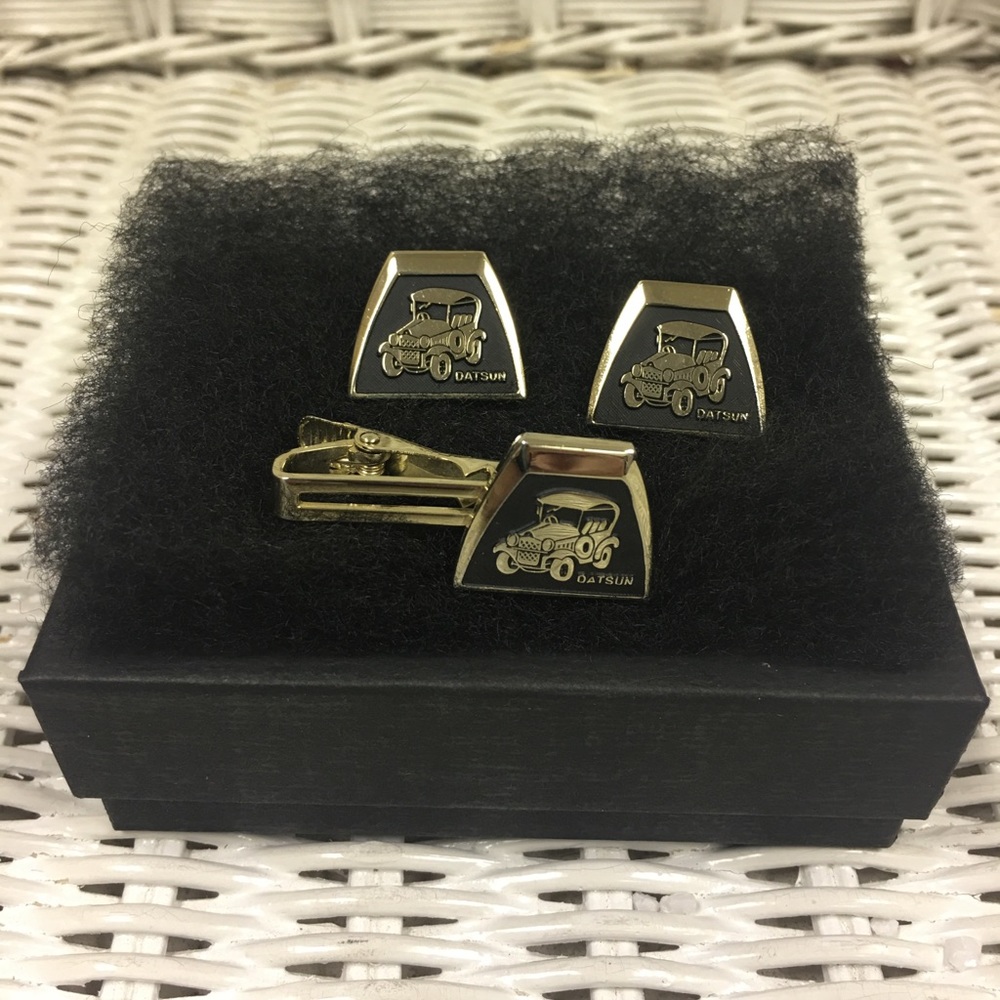 Vintage Tie Bar & Cuff Links Datsun Car Gold Tone